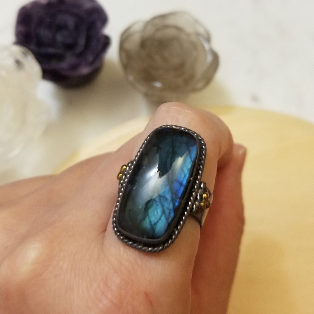 Unique labradorite blue flashy ring
